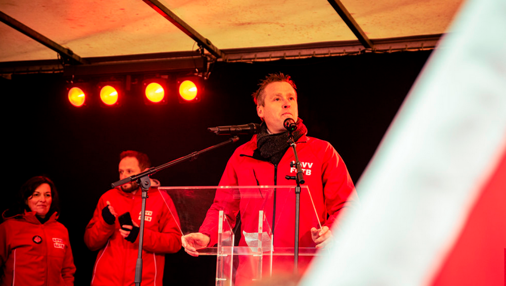 Pauvreté - Un compte en banque à sec n'est pas une politique