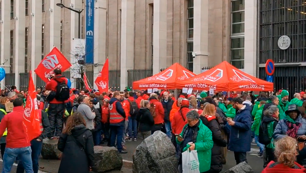 12 février : blocage de zonings et rassemblement devant la Banque nationale