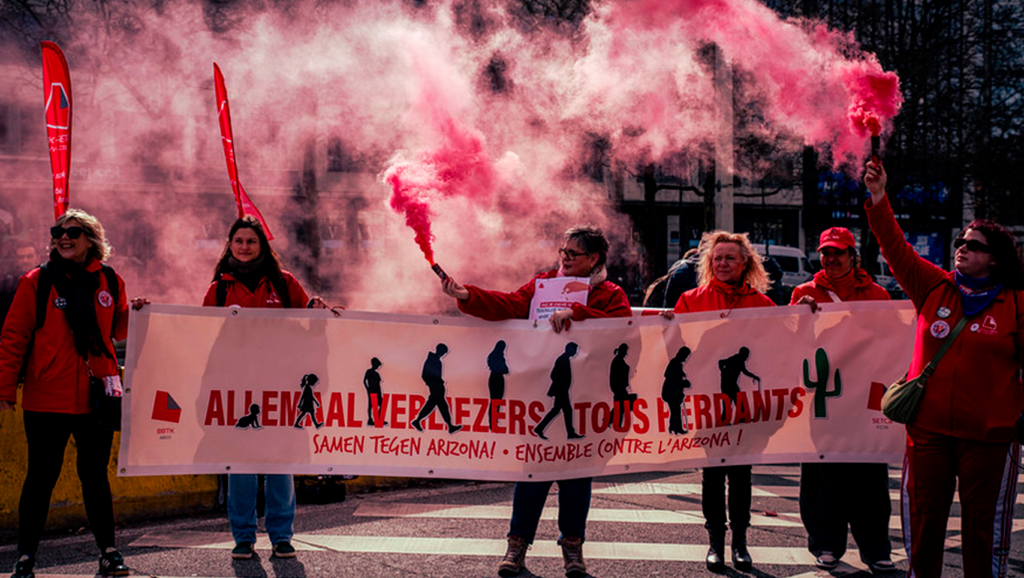 12 mars : plus de 100.000 personnes dans la rue contre la casse sociale du gouvernement Arizona