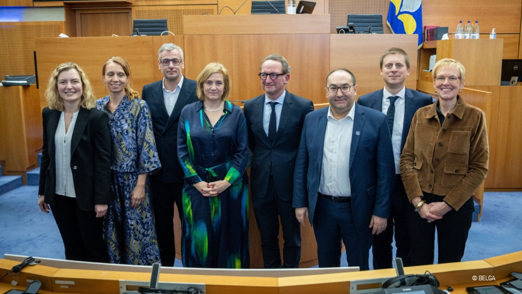 In een open brief leggen ABVV en ACV Brussel drie alternatieven op tafel voor het begrotingsconclaaf